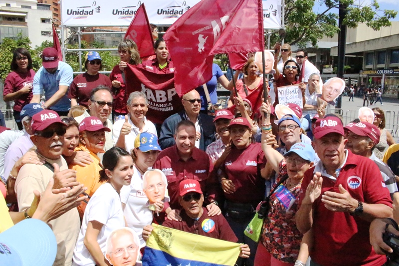 Richard Blanco: Gobierno debe aceptar condiciones para el diálogo, estas no deben negociarse