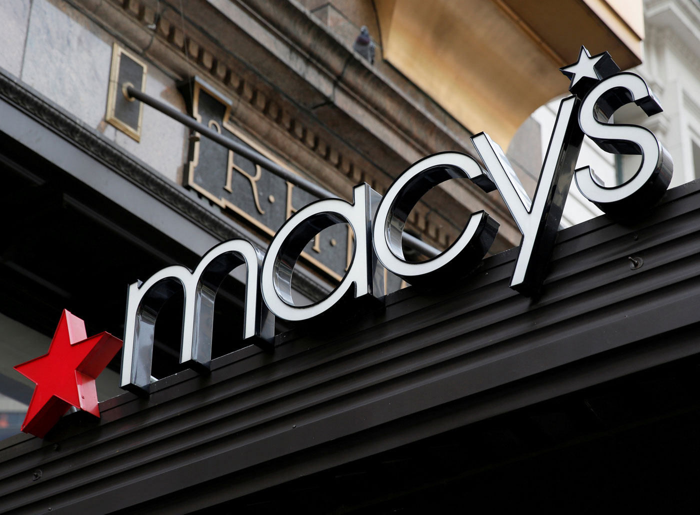 Macy’s cerrará cien tiendas más