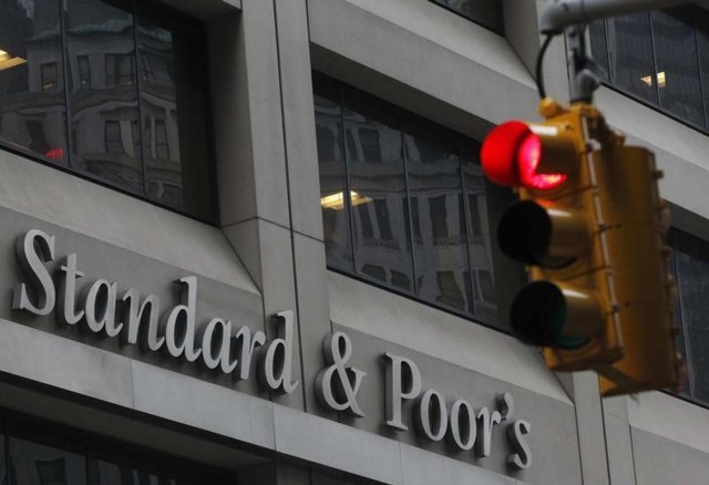 Una fotografía muestra el edificio de Standard & Poor 's en el distrito financiero de Nueva York, tomada el 5 de febrero de 2013. REUTERS/Brendan McDermid