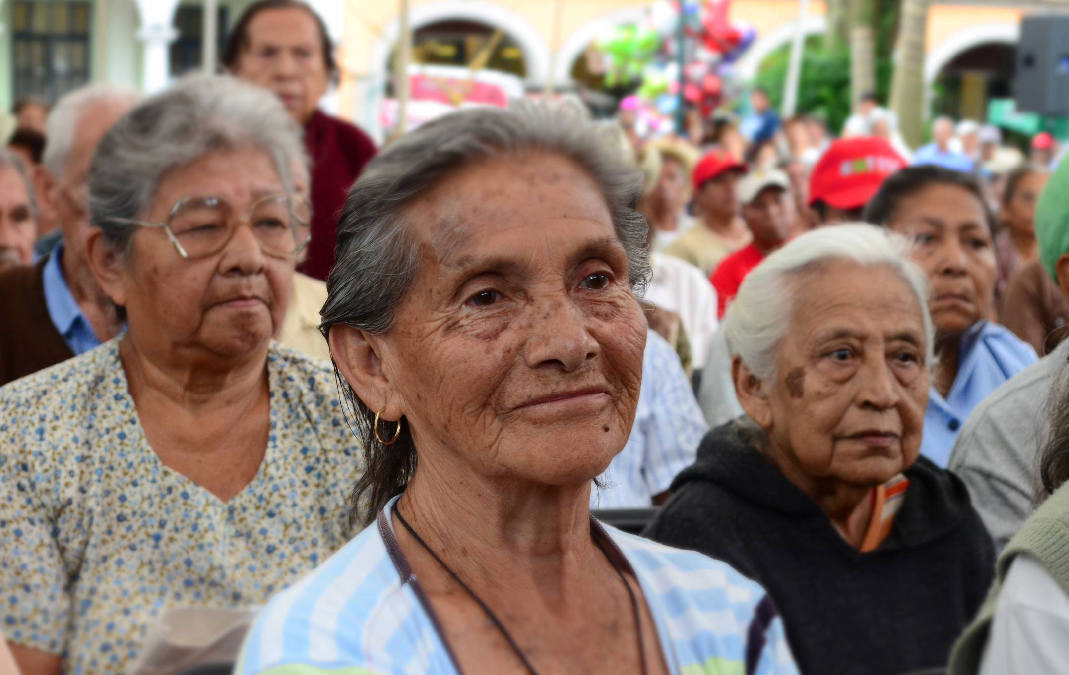 Pensionados cobrarán este lunes 13 de noviembre