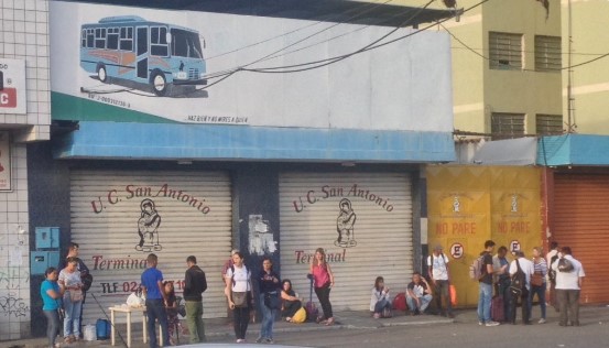 Terminal de Cagua amaneció cerrado por paro de transportistas