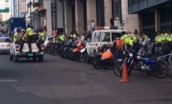 Otro desmedido despliegue de la PNB y GNB por manifestación estudiantil este #24Ago (Fotos)