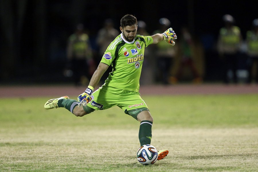 El arquero Alain Baroja se va a jugar a Uruguay