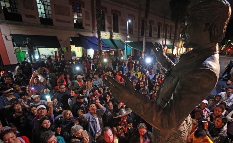 Academia Latina de la Grabación despide a Juan Gabriel: “Rompió tabúes”