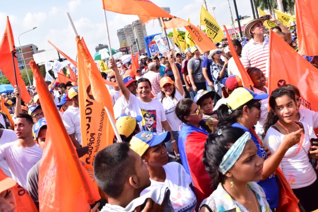 ZULIANOS MARCHAN AL CNE (5)