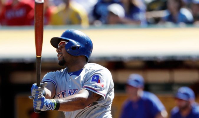 Elvis Andrus la botó dos veces y guió triunfo de los Rangers