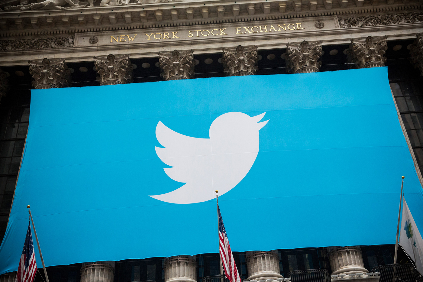 Twitter se desploma en la bolsa ante la falta de interés de posibles compradores