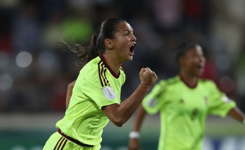 ¡Lo hizo otra vez! Así fue el golazo con el que Deyna Castellanos abrió el marcador ante Canadá (VIDEO)