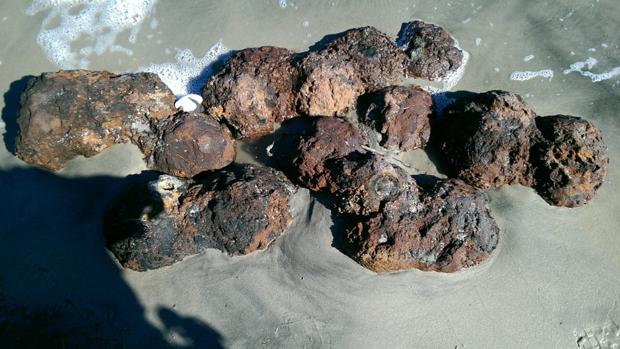 El huracán Matthew desentierra balas de cañón de la Guerra de Secesión en una playa de Carolina del Sur