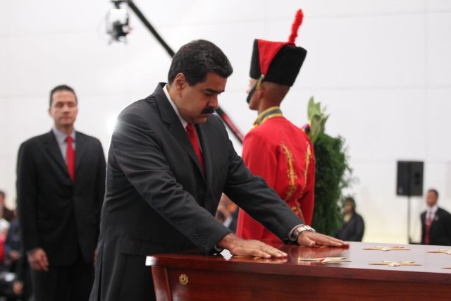 Nicolas Maduro Simon Bolivar