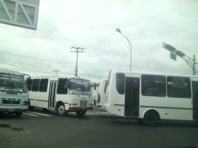 Trancada la 5ta avenida del Táchira por protesta de transportistas