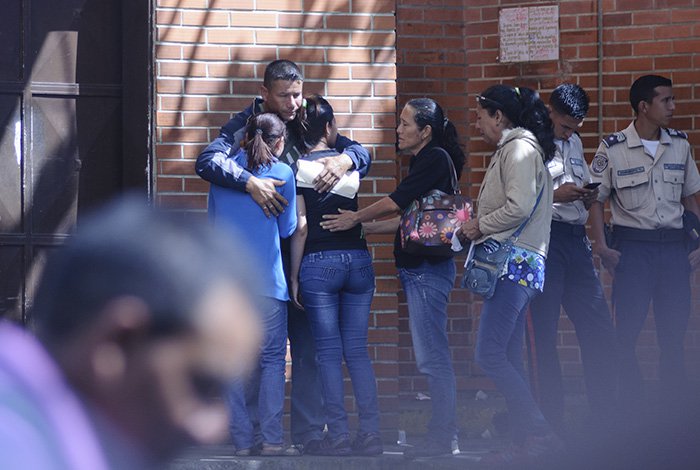 En Lara mujer embarazada y una menor matan a taxista