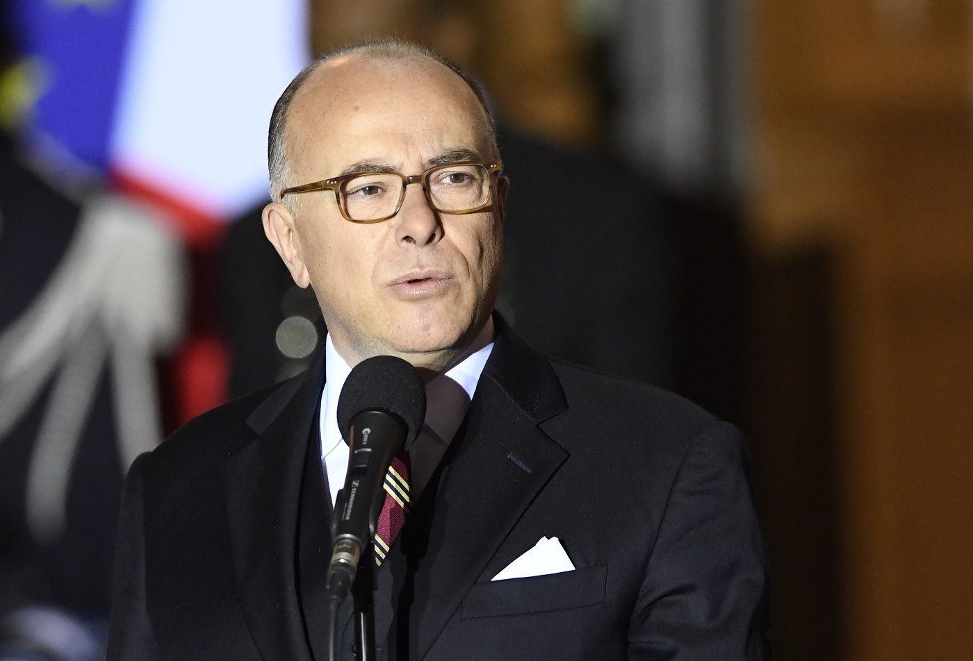 Bernard Cazeneuve nombrado primer ministro de Francia