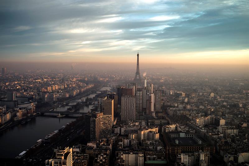 La torre Eiffel cierra al público por segundo día consecutivo por huelga