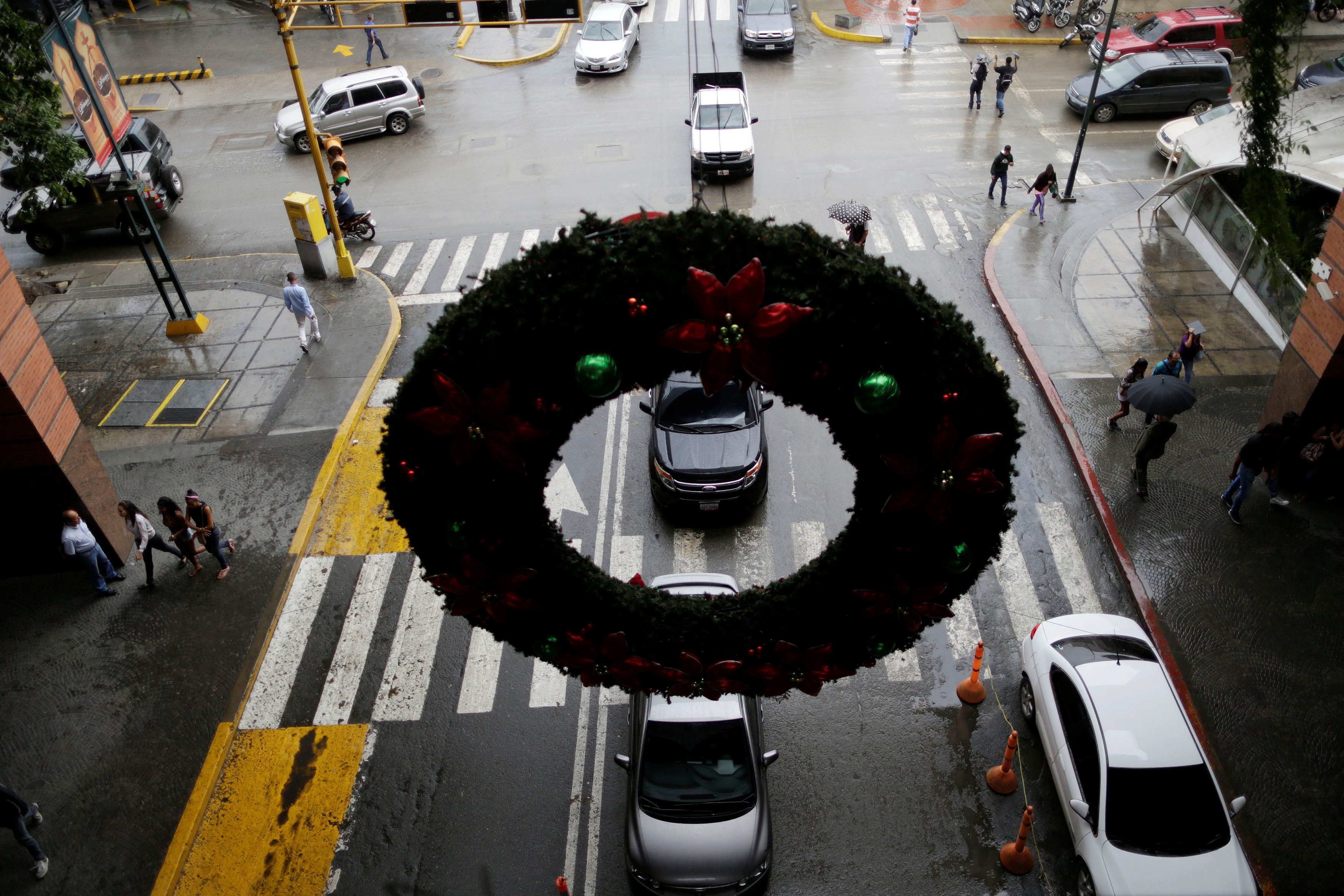 christmas-decoration-is-seen-in-a-shopping-center-in-caracas