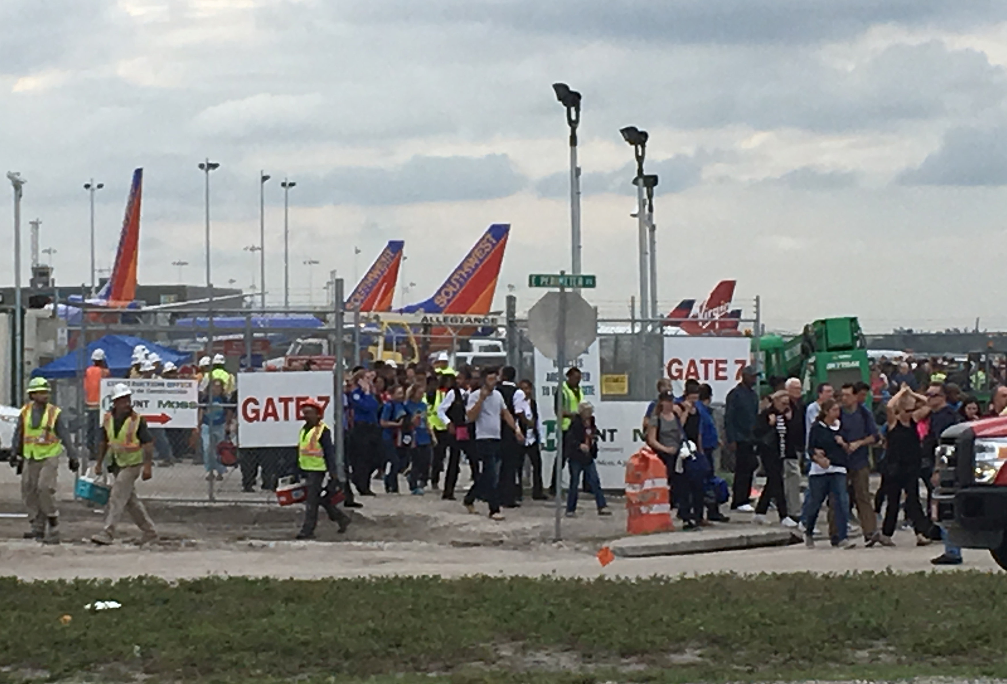 Autoridades: Autor del tiroteo en aeropuerto de Fort Lauderdale que dejó cinco muertos habría actuado solo