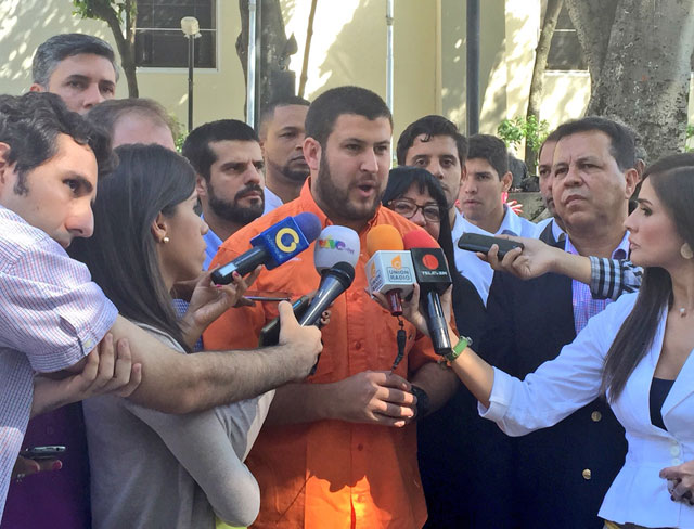 Smolansky: Funcionarios que violen inmunidad parlamentaria acarrearán sanciones penales