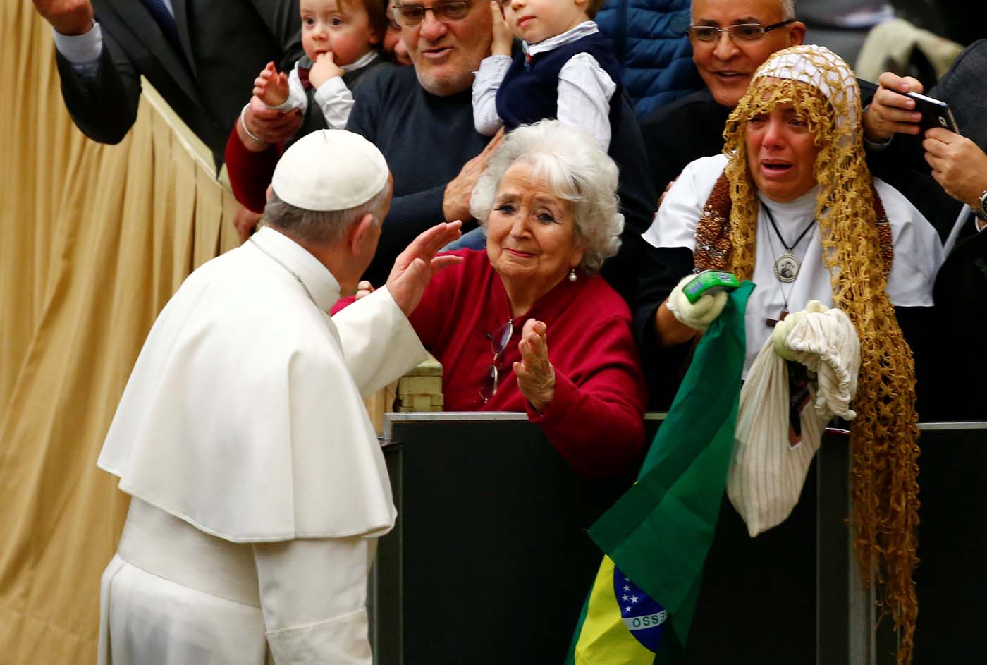 El Papa dice que las mujeres son más valientes que los hombres