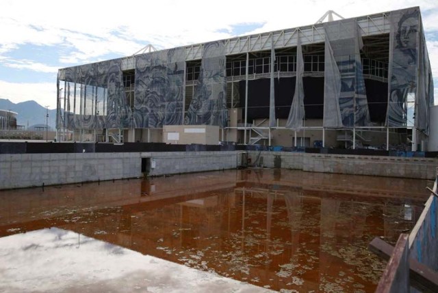 El estado de las instalaciones olímpicas de Rio, seis meses después El color de las aguas donde se celebraron las pruebas de natación sincronizada y salto de trampolín ya estuvieron sumidas en la polémica mientras se estaban celebrando los Juegos.