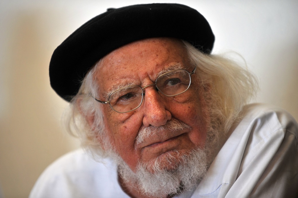 Esta millonaria cifra será la que pagará el poeta Ernesto Cardenal por violar un contrato