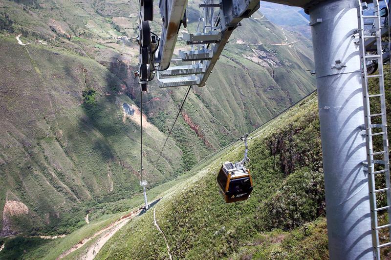 Perú inaugura su primer teleférico en la fortaleza prehispánica de Kuélap