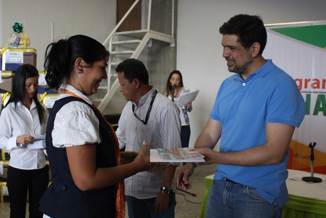 Alcaldía de Sucre entregó recursos para recuperar escuelas