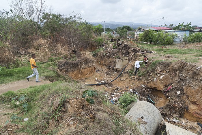 Exigen a Henri Falcón que cumpla con el servicio de agua en municipio de Lara