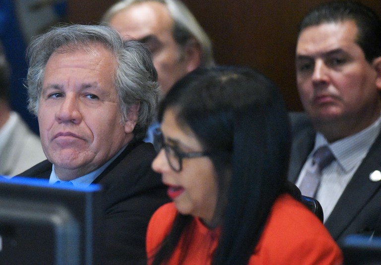 LA FOTO: Así escuchó Almagro “el camión” de insultos de Delcy (VIDEO)