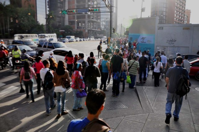 caracas caos sin metro transporte