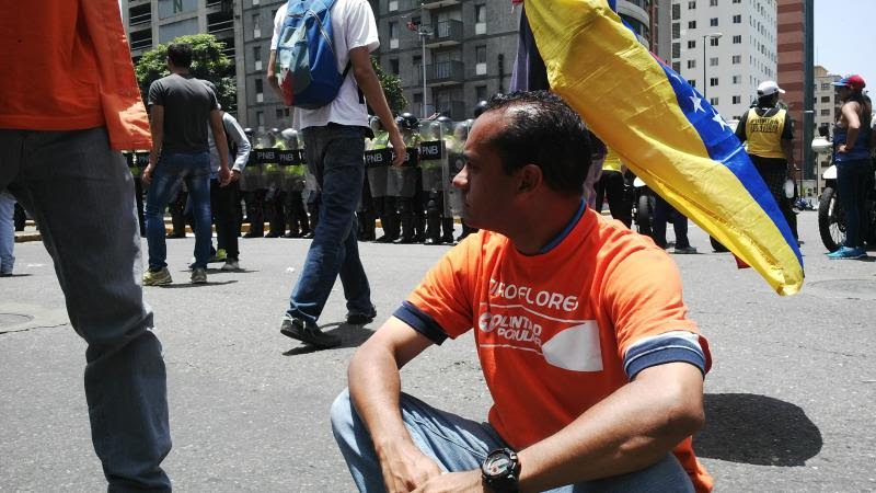 Tirso Flores: Debemos respaldar a nuestros diputados por la lucha de la democracia