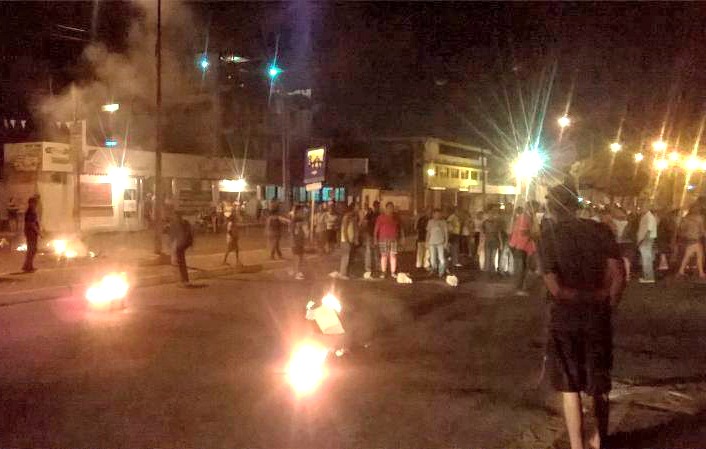 Protestaron frente a la casa de la alcaldesa de San Fernando de Apure por irregularidades en los Clap (video)