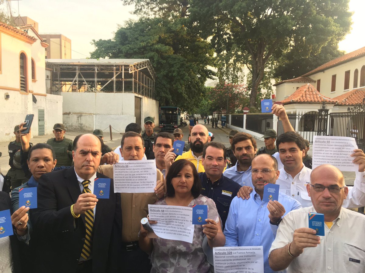 Diputados acudieron al comando de la Guardia Nacional este #11Abr