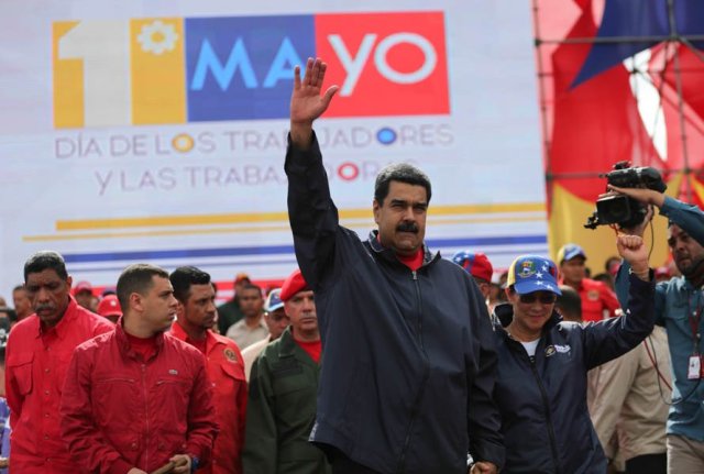 Durante horas de la noche de este lunes, Maduro se reunió con su comisión presidencial para la Constituyente comunal. Foto: @ViceVenezuela