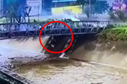 ¡ATROCIDAD!… VIDEO muestra cómo les disparaban lacrimógenas en el Guaire a los heridos