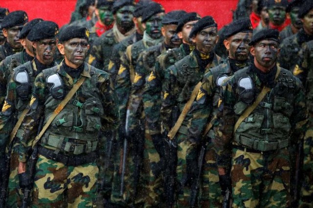 Soldados, en formación durante un desfile en  Caracas. 5 de julio de 2016 (Foto: Archivo/Reuters)