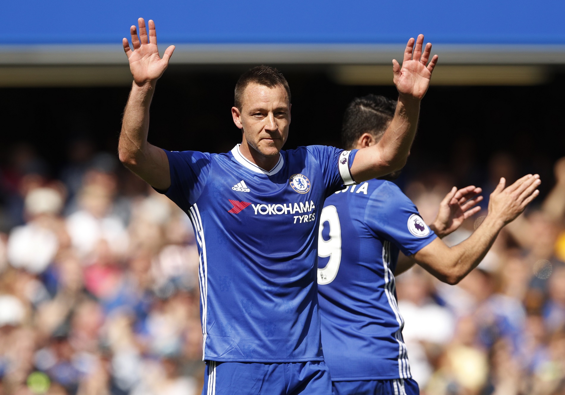 John Terry se despide de la afición del Chelsea con pasillo de honor