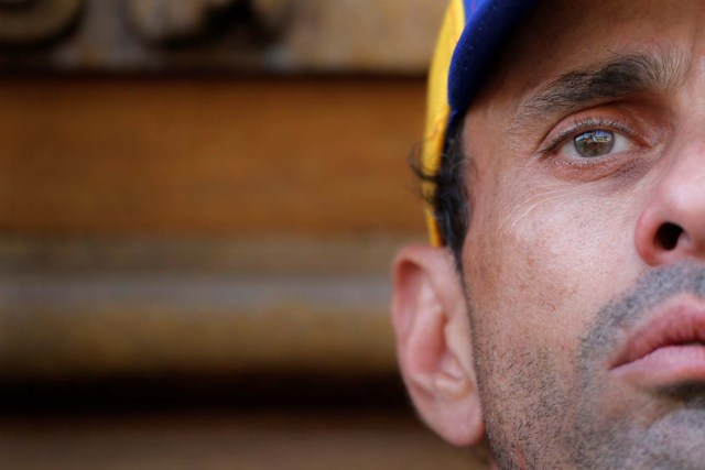 Venezuelan opposition leader and Governor of Miranda state Henrique Capriles attends a rally against Venezuela's President Nicolas Maduro in San Antonio, near Caracas, Venezuela, May 25, 2017. REUTERS/Carlos Barria