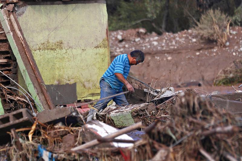 Temporal en Chile deja 2 muertos, 2.306 damnificados y unos 13 mil aislados