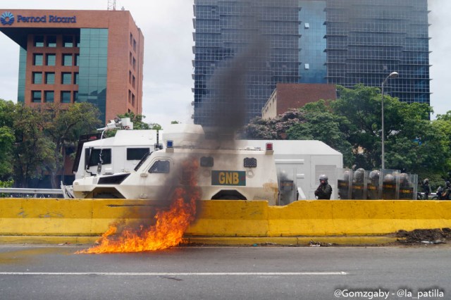 GN efectuó fuerte represión en Caracas este 3 de mayo. Foto: LaPatilla.com / Gabriela Gómez