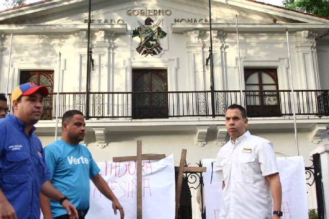 Madrugonazo frente a Gobernación de Monagas