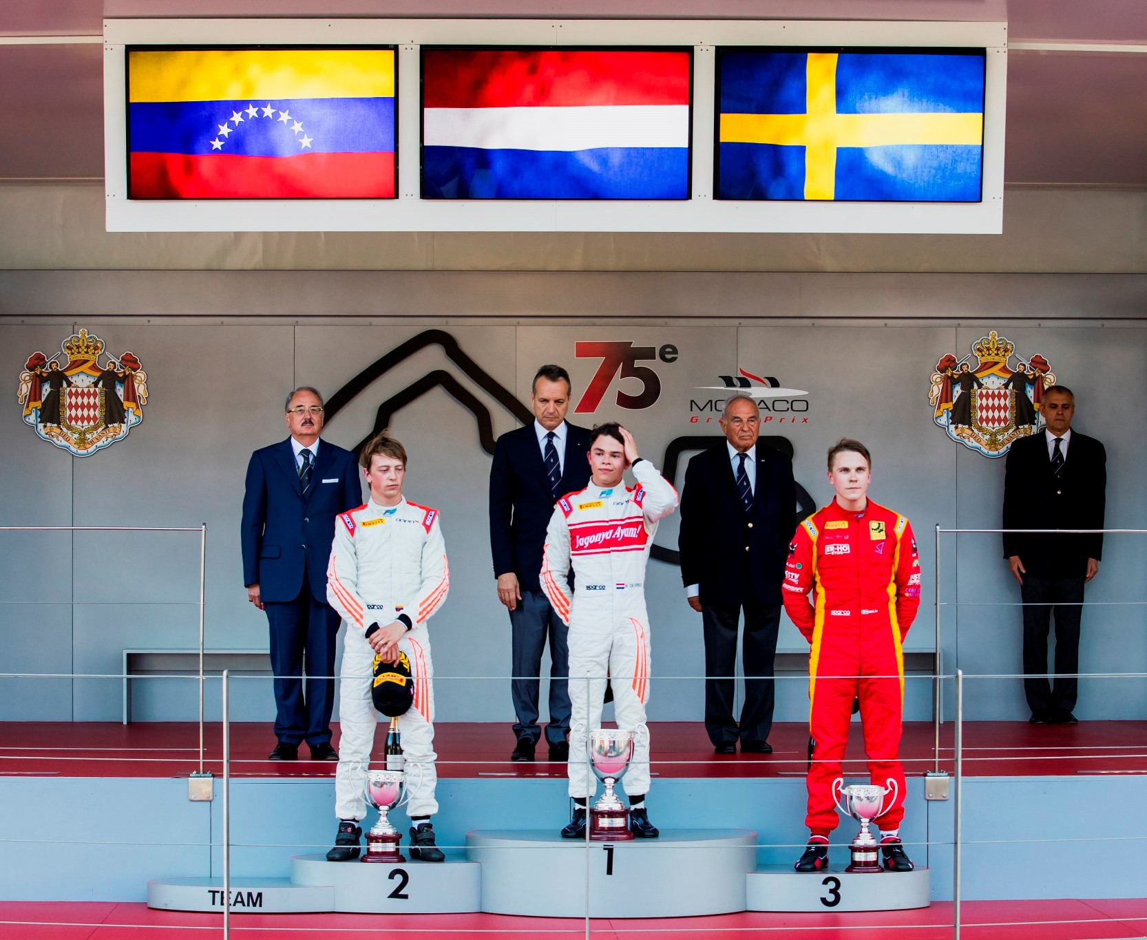 Johnny Amadeus Cecotto celebró en el podio de Mónaco en la Fórmula 2