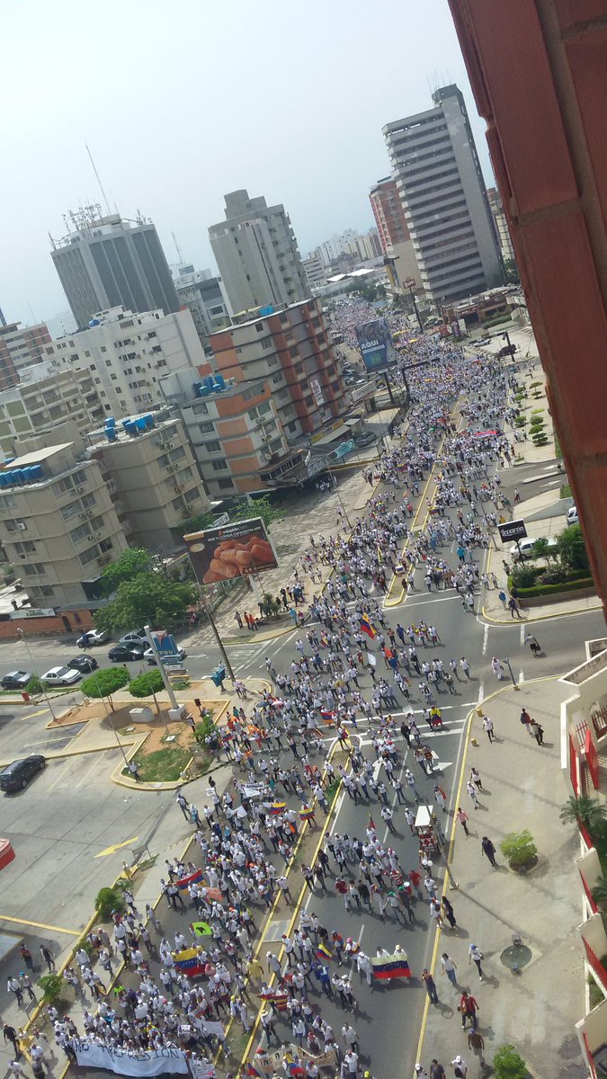 Mujeres zulianas marchan contra la represión y golpe de Estado #6May