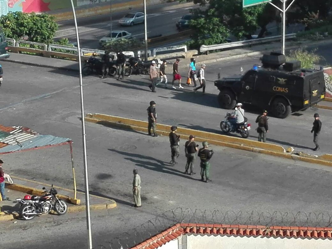 Reportan presencia del Conas en el puente 5 de Julio de La Urbina (fotos)