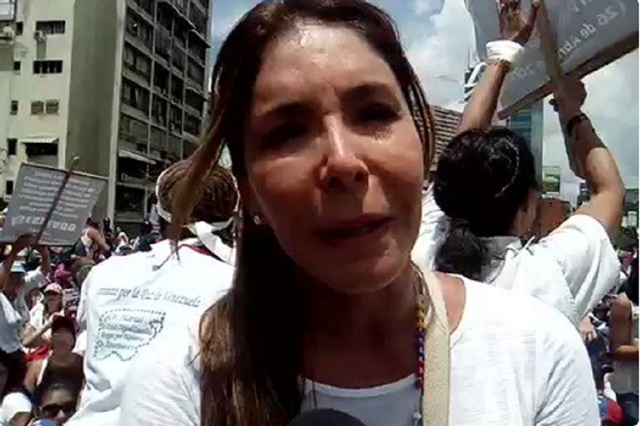 Viviana Gibelli desde la marcha de las mujeres: Yo quiero ver a mis hijos crecer en el país en el que yo viví