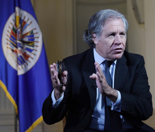 DCLN108- WASHINGTON DC (EE.UU) 02/06/2017.- El secretario general de la OEA, Luis Almagro, asiste hoy, viernes 2 de junio de 2017, a una entrevista con Efe en Washington (EE.UU.). Almagro defendió hoy que lo que él tiene para Venezuela es un "anti Plan Cóndor", después de que el presidente boliviano, Evo Morales, le acusara de tener una "política de Plan Cóndor" para "eliminar políticamente" a "Gobiernos antiimperialistas". EFE/LENIN NOLLY.