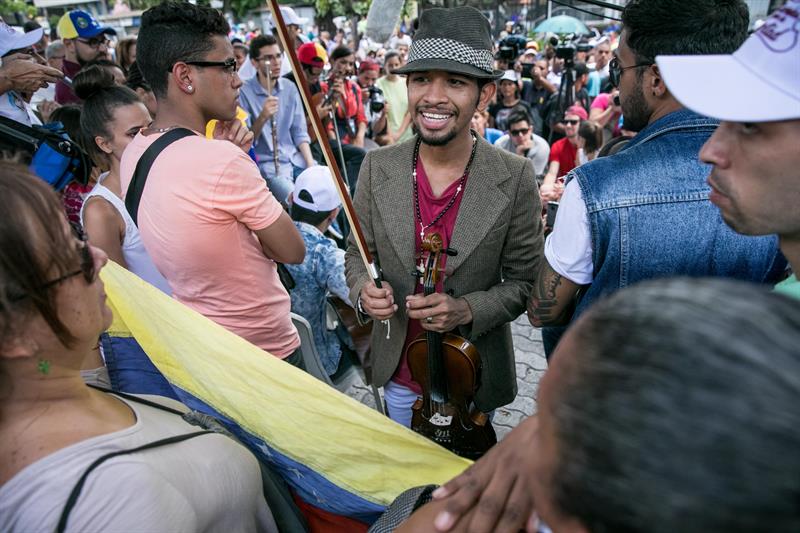 Tribunal prohíbe a Wuilly Arteaga participar en manifestaciones