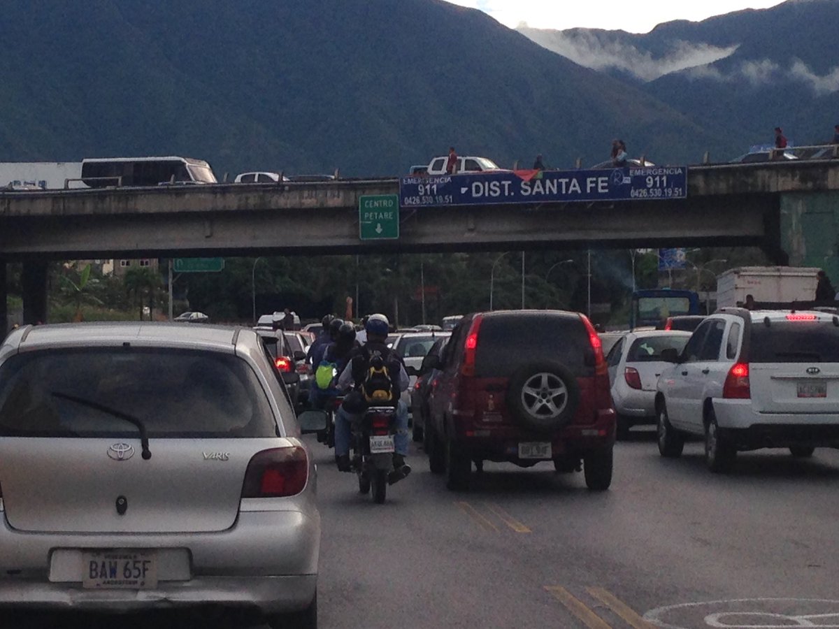 Fuerte tranca en la Prados del Este por plantón en Santa Fe #14Jun