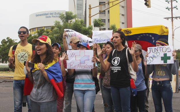 Estudiantes de LUZ protestan por silencio en cifras de desnutrición (fotos) #15Jun