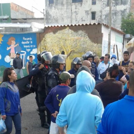 GNB afectó a los niños de una escuela merideña con su criminal represión