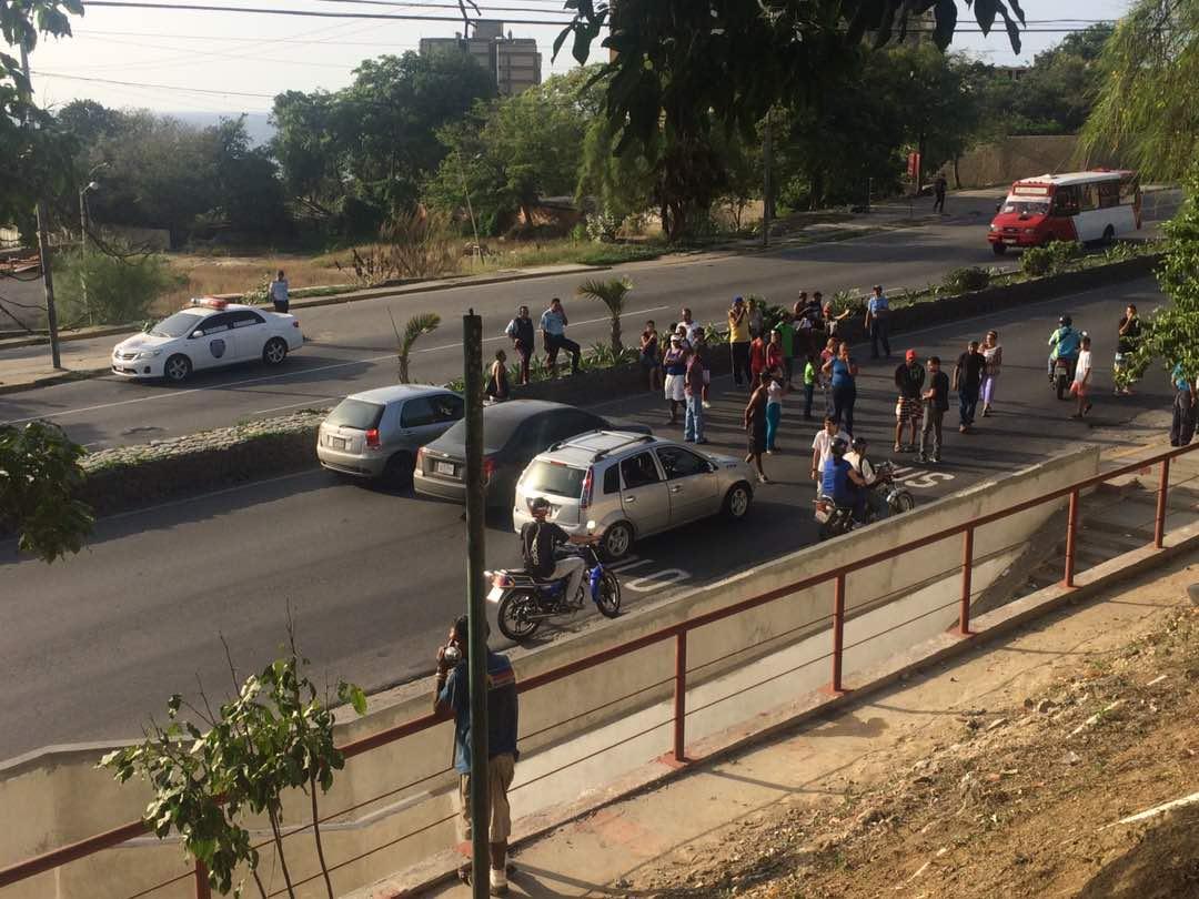 Protestan en Macuto por escasez de alimentos este #23Jun